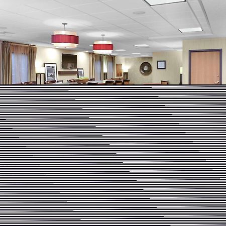 Hampton Inn Портедж Экстерьер фото