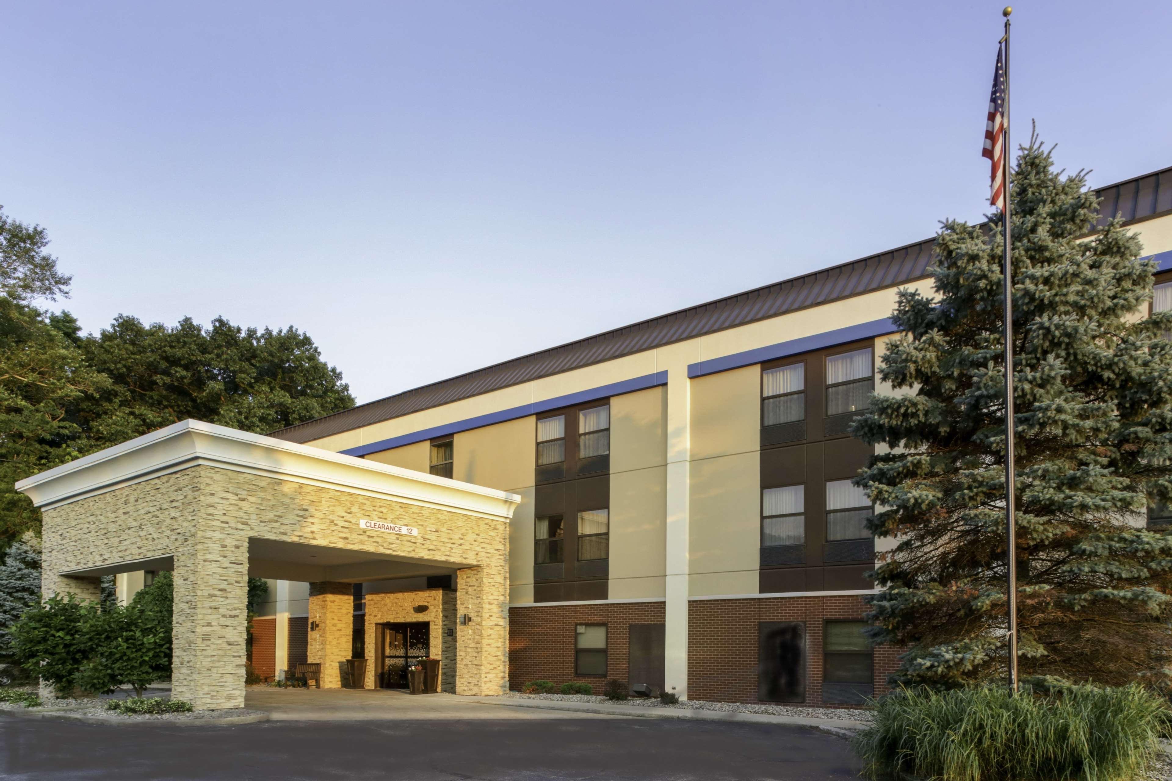Hampton Inn Портедж Экстерьер фото