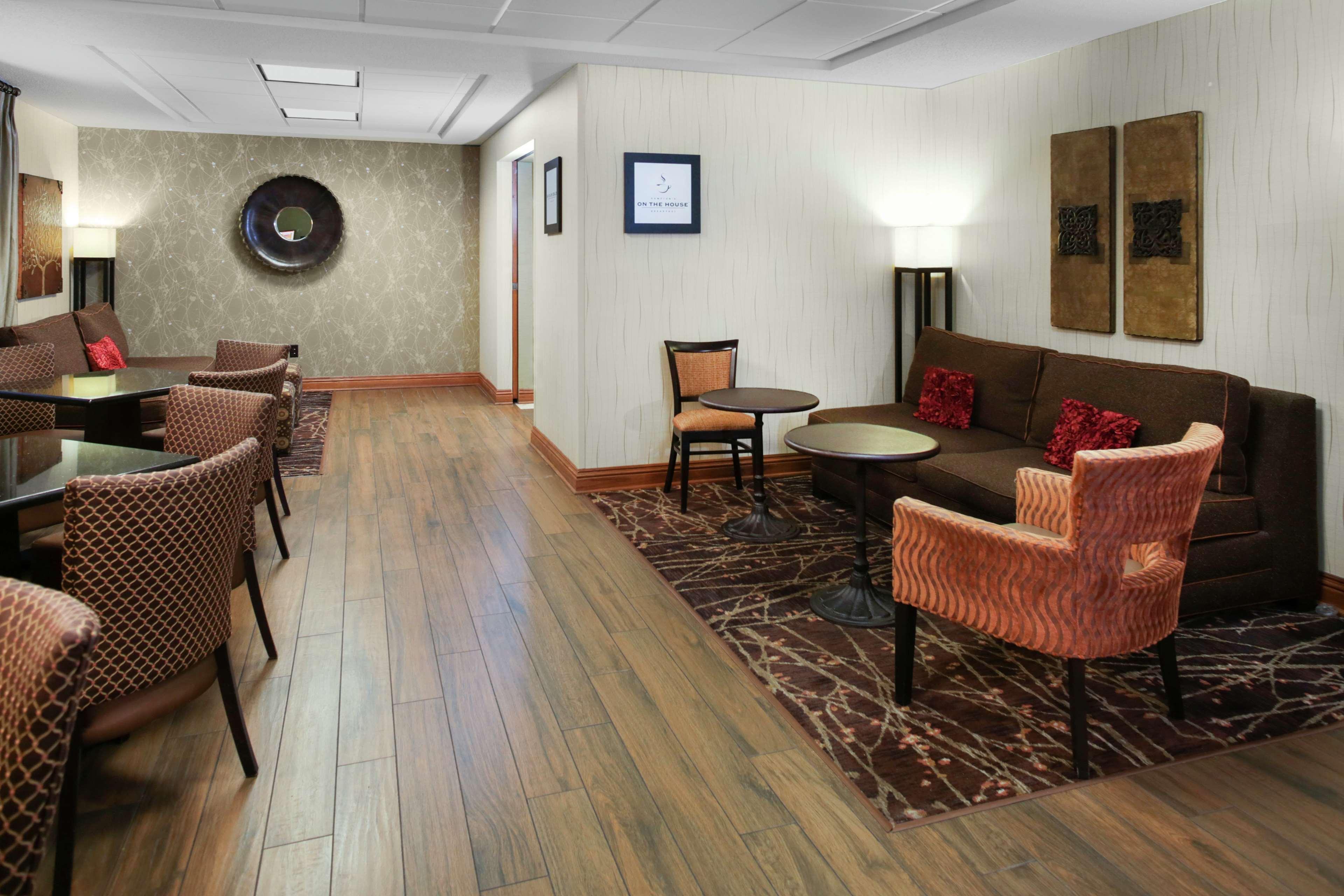 Hampton Inn Портедж Экстерьер фото