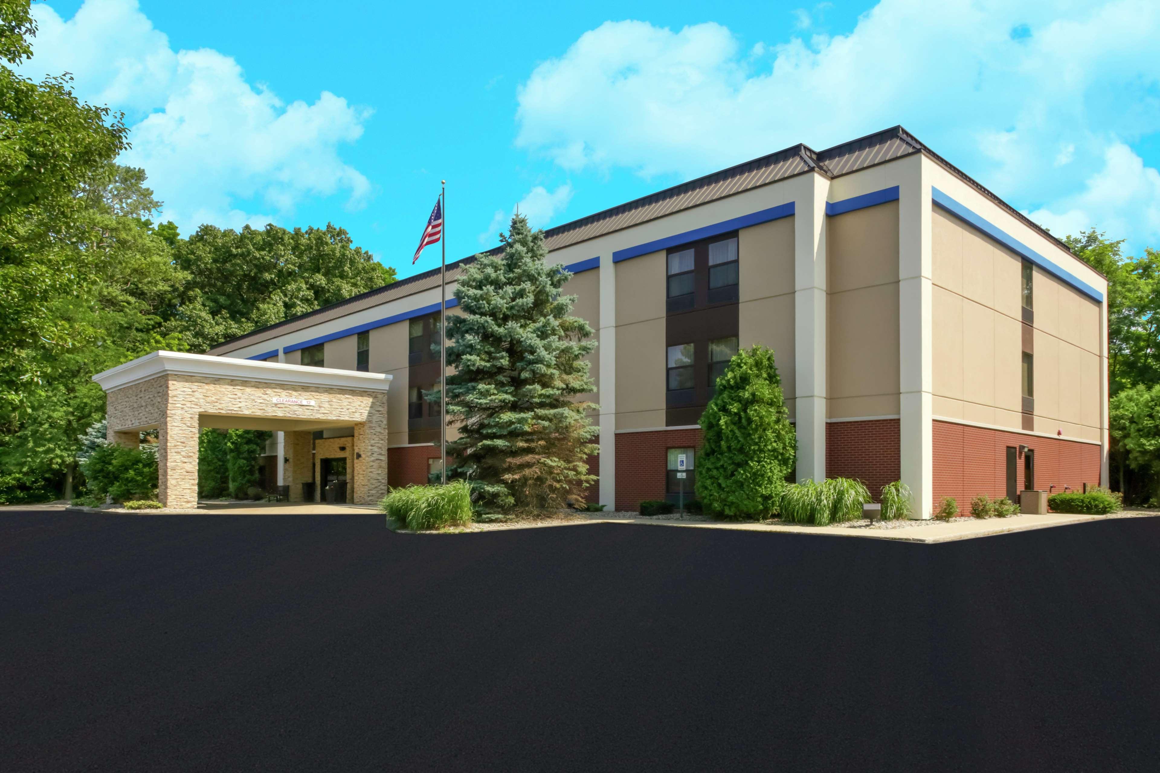 Hampton Inn Портедж Экстерьер фото