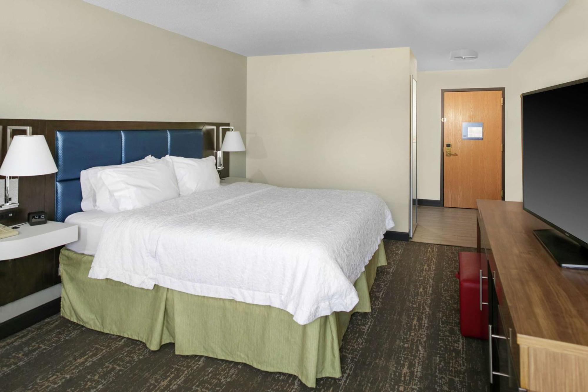 Hampton Inn Портедж Экстерьер фото